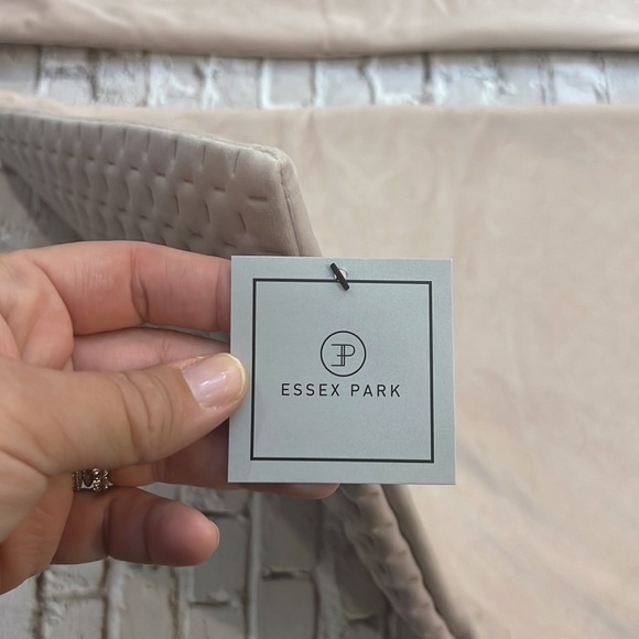 Essex Park textured velvet cushion cover for a lumbar 12 x 21 set of two - Picture 5 of 5